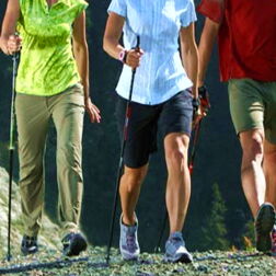 Betriebliche Gesundheitsförderung – betriebliche Gesundheitsprogramme: Bewegung mit Indoor- und Outdoor-Aktivitäten - Aerobic, Pilates, Zumba, Jogging, Langlauf, Nordic Walking – The Good Solution GmbH - www.the-good-solution.com